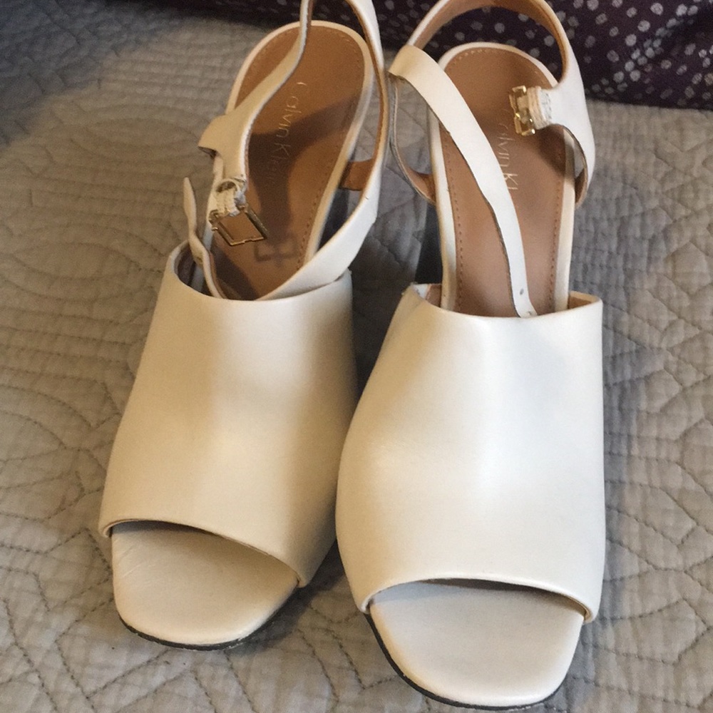 white wedges